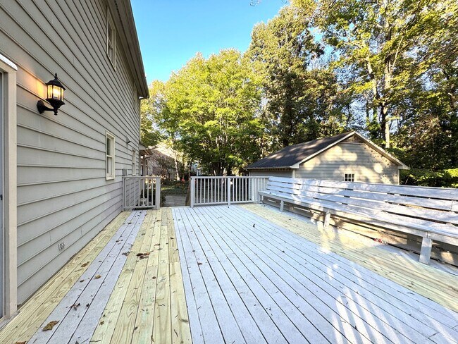 Building Photo - Well Maintained 3 Bedroom with Large Back Deck & Detached Garage!