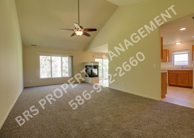 Building Photo - Shelby Twp 2 bedroom, 2 bath condo for lease.