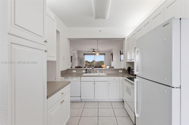 Building Photo - 7765 Yardley Dr