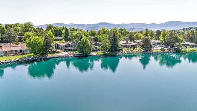 Building Photo - LAKEFRONT LUXURY ON LAKE STANLEY | FULLY FURNISHED + UTILITIES INCLUDED IN GUARDED LAKERIDGE SHORES