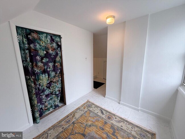 Building Photo - 2207 Luzerne Ave