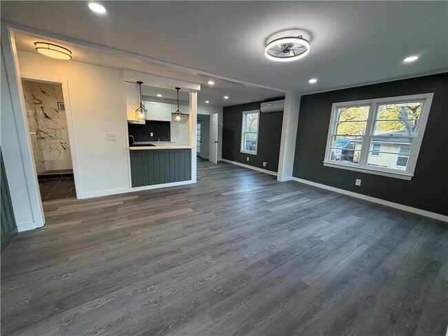 Building Photo - 1772 Martin Pl