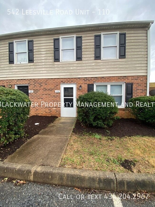 Primary Photo - 2 Bedroom Townhome in Heritage Court!