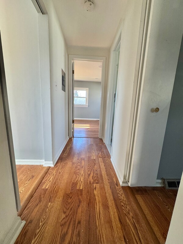 Building Photo - 3 Seymour Ave