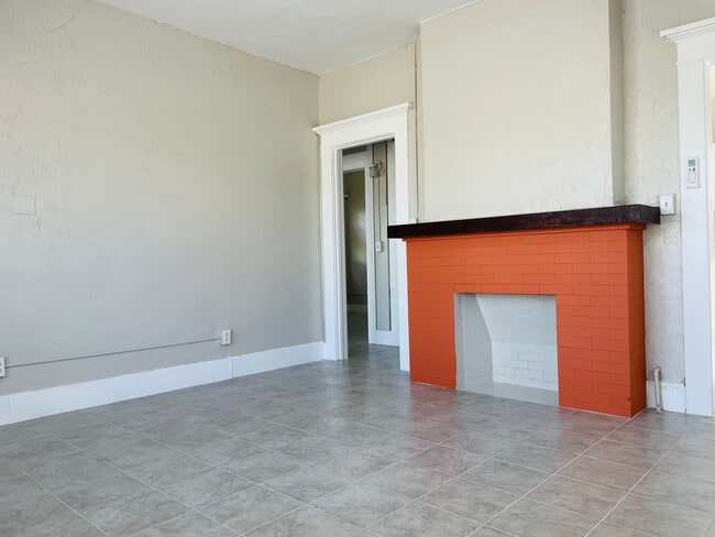 Building Photo - Fully Remodeled Charming Historic 2 Bed 1 ...