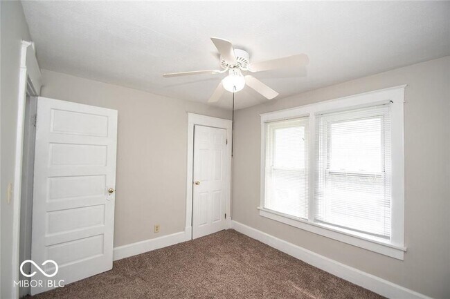 Building Photo - 1543 W Ohio St