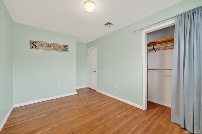 Building Photo - 20 Peter Bush Dr