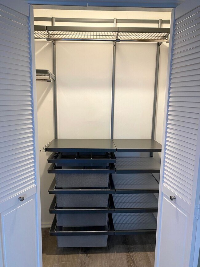 Building Photo - 155Pfei
