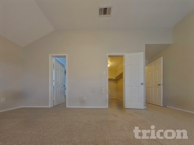 Building Photo - 13129 Padre Ave