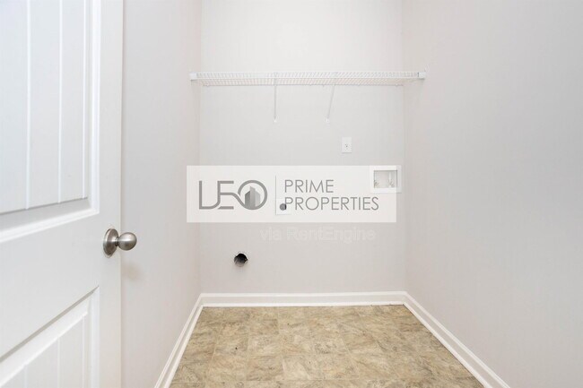 Building Photo - 156 Daisy Cir