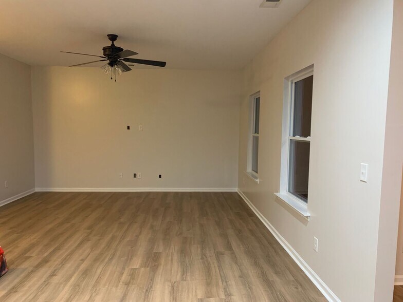 Building Photo - 11114 Pond Valley Ct