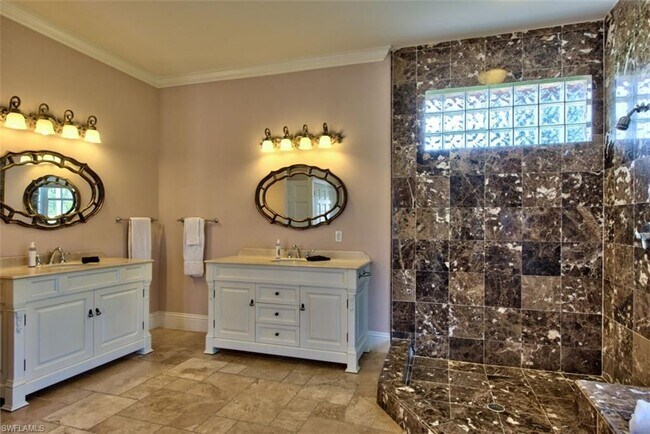 Building Photo - 2225 23rd St SW