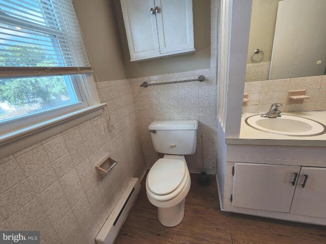 Building Photo - 168 S Main St