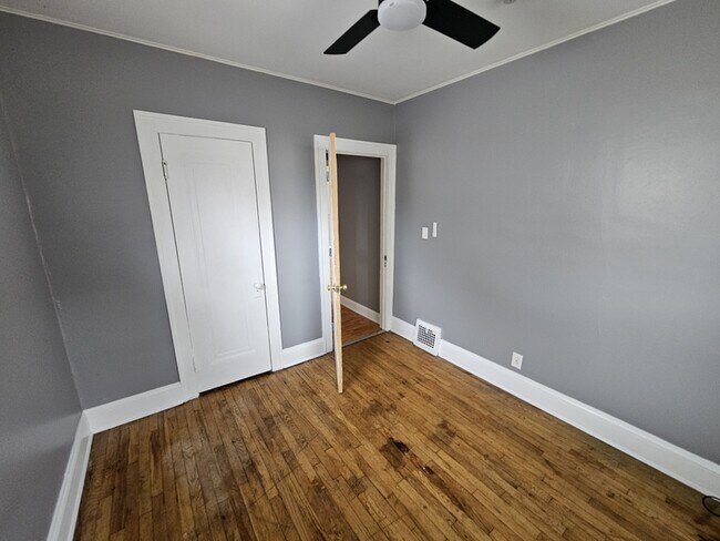 Building Photo - 10014 Sladden Ave