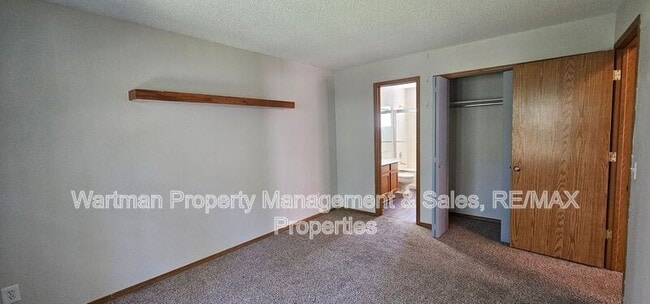 Building Photo - 2039a Palm Dr