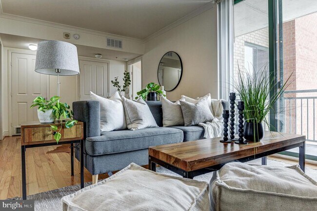 Building Photo - 414 Water St