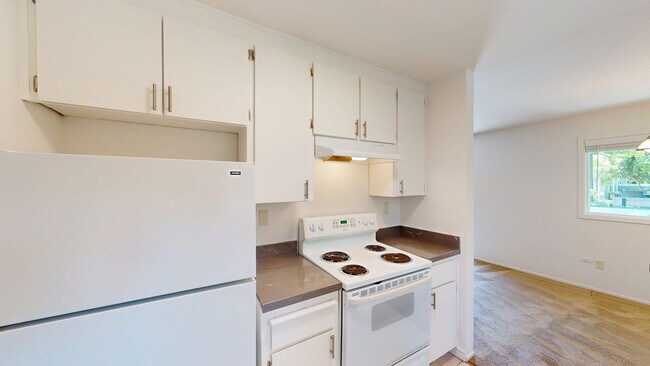 Building Photo - 356 Robinson St