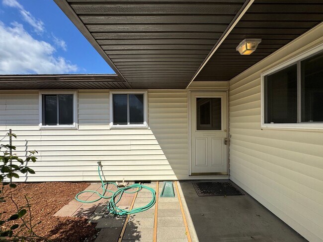 Building Photo - Dungeness Area Home for Lease