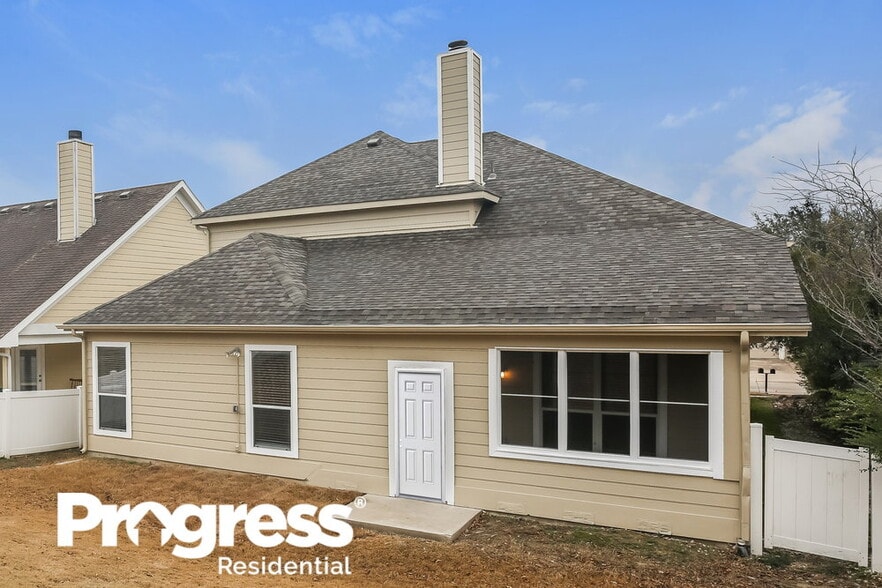 Building Photo - 2314 Parkview Dr