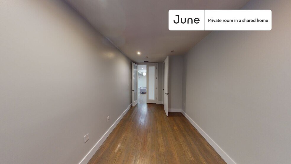 Building Photo - Room in Shared 3 bed/3 bath home