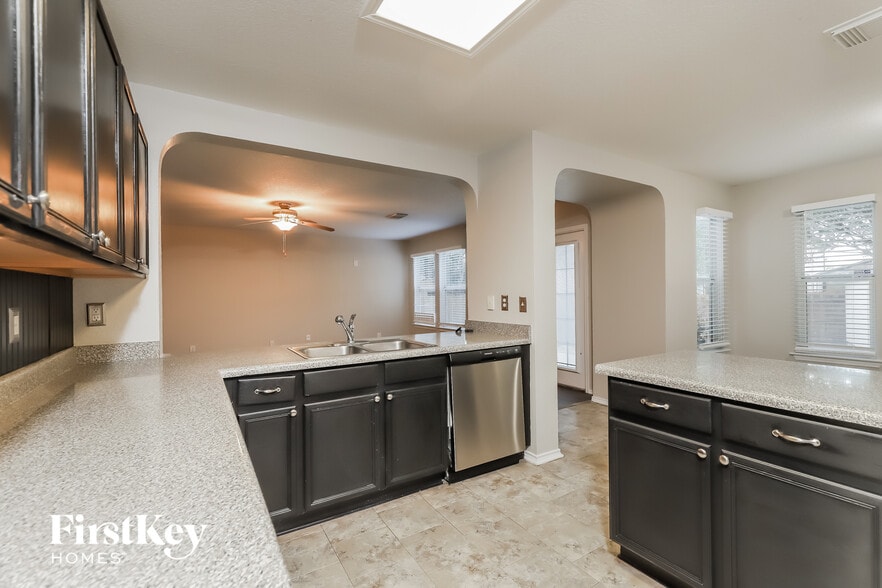 Building Photo - 11019 Forest Shower