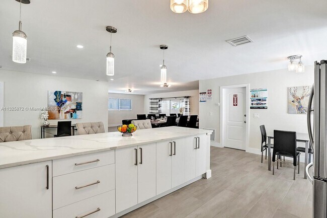 Building Photo - 1018 Adams St