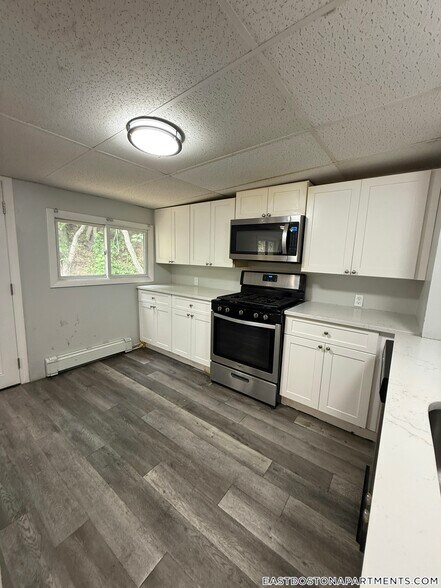 Building Photo - 126 Leyden St