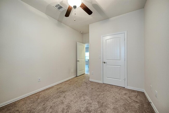 Building Photo - 10500 Crescendo Ln