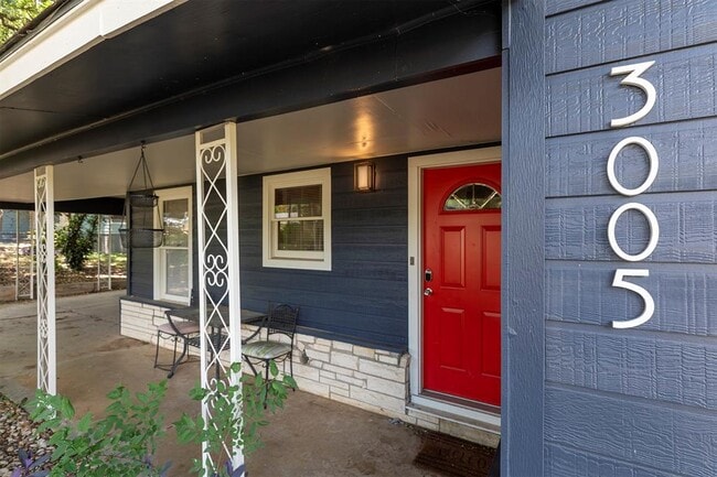 Building Photo - 3005 Menchaca Rd