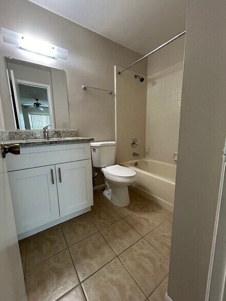 Building Photo - 412 Banana Cay Dr