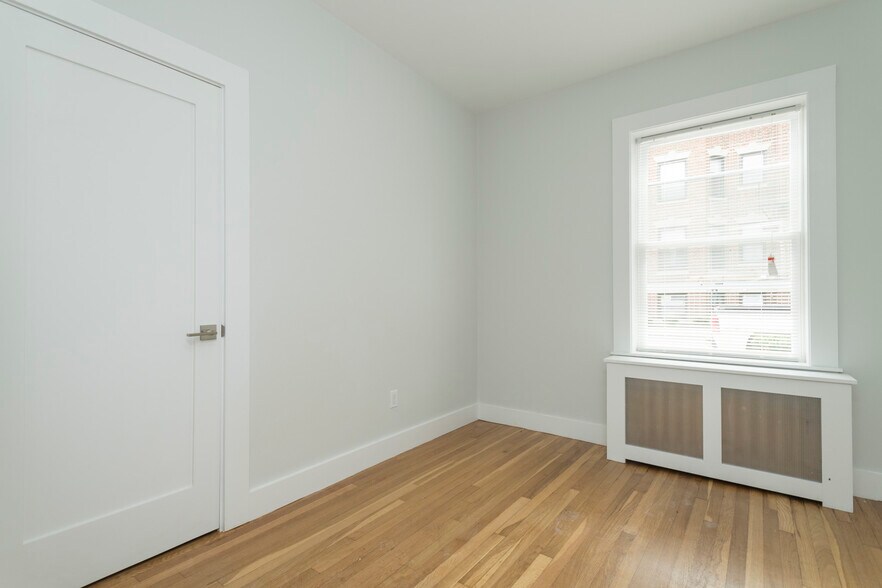 Building Photo - 37 Radnor Rd