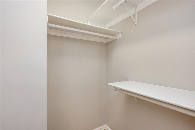 Building Photo - 406 Pershing Rd