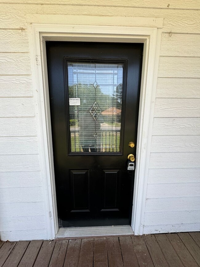 Building Photo - Renovated 3/1 House in South Rome- $1,095