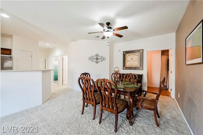 Building Photo - Beautiful townhouse for Rent!