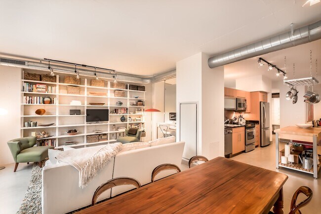 Building Photo - 1133 14th St NW