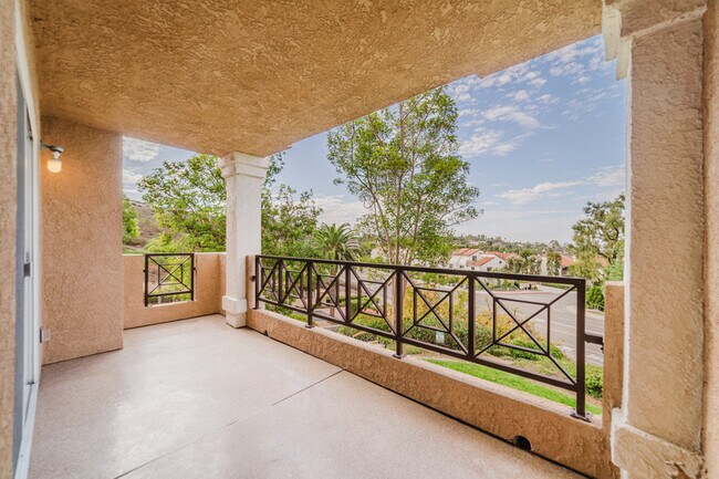 Building Photo - 7001 Ballena Way