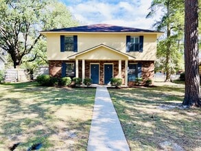 Building Photo - 1905 Elkhorn Ln