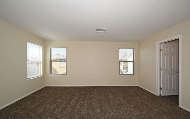Building Photo - BEAUTIFUL 3 BEDROOM PLUS HUGE LOFT  for RENT