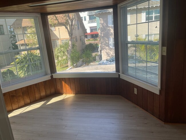 Building Photo - 14 S Summerlin Ave