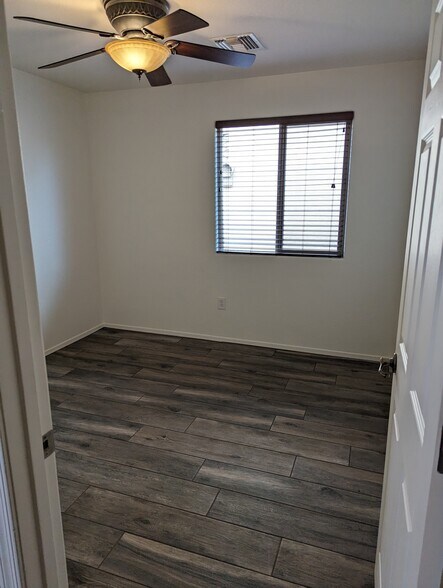 Building Photo - 4688 W Beeplant Way