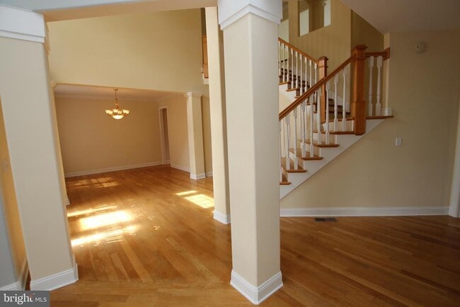 Building Photo - 3 Good Hope Ct