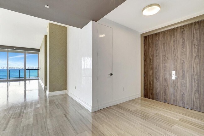 Building Photo - 17749 Collins Ave
