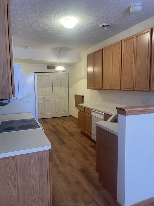 Building Photo - 17041 Embers Ave