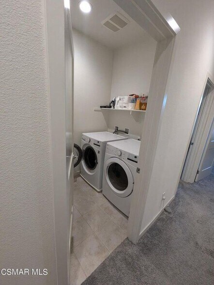 Building Photo - 140 Farmhouse Dr