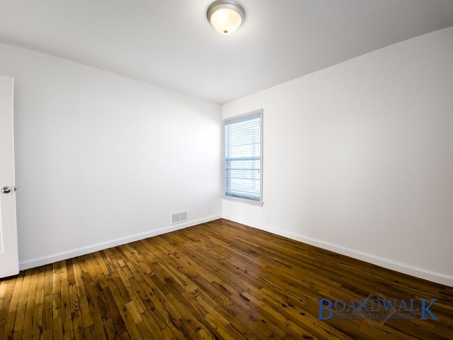 Building Photo - Spacious 4-Bed Home with Basement & Covered Patio