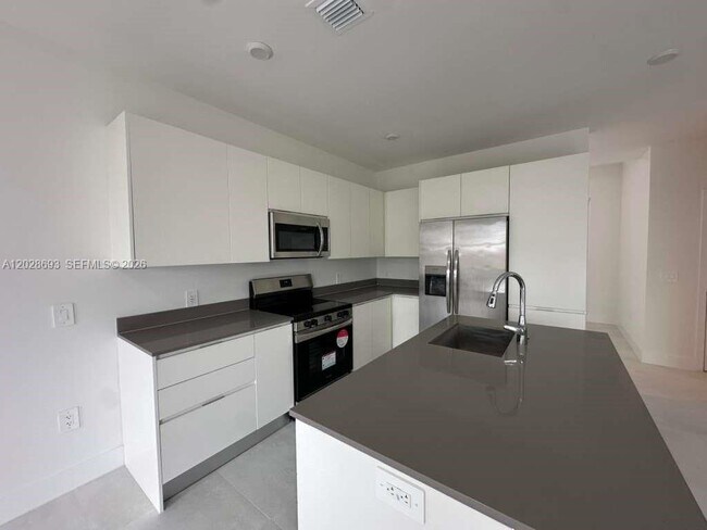 Building Photo - 1280 N Flagler Ave