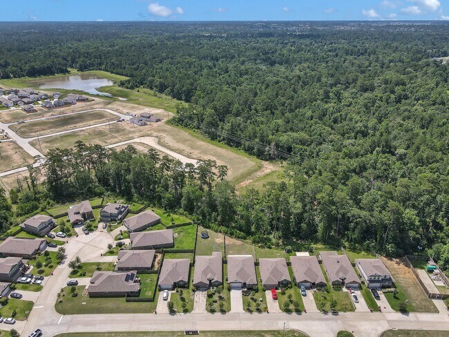 Building Photo - 8011 Dauntless Dr