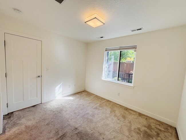 Building Photo - 3883 Komenda Ct