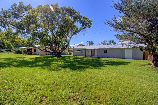 Building Photo - 3210 Westwood Dr