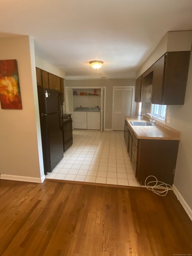 Building Photo - 161 Sleeping Giant Dr